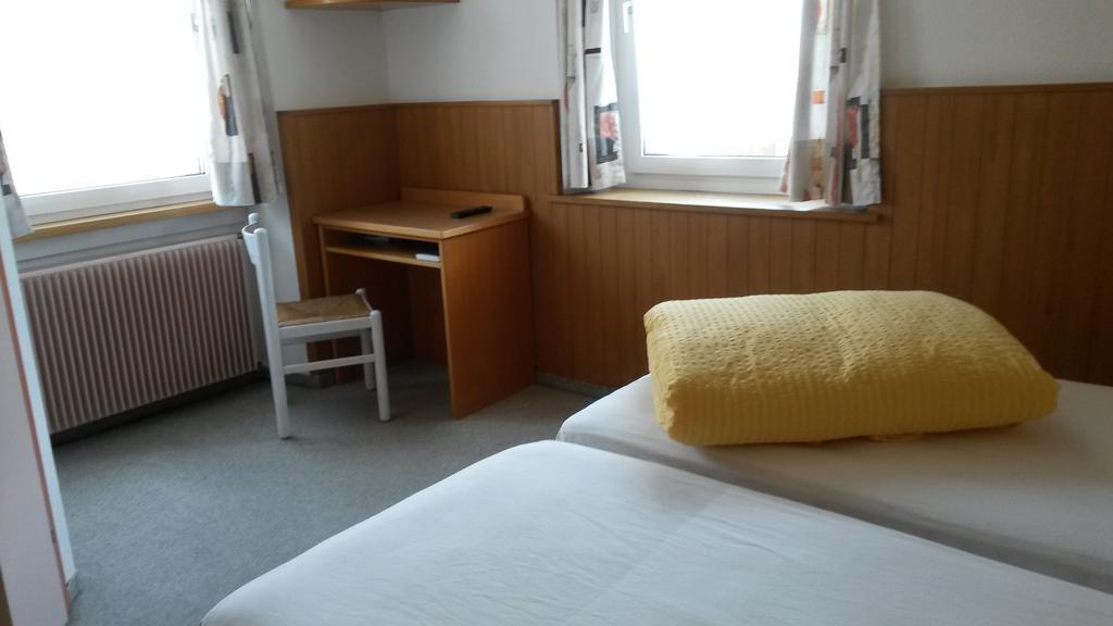 Hotel Raetia Tiefencastel ภายนอก รูปภาพ