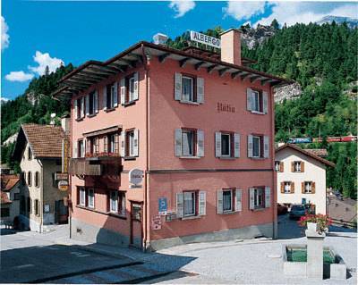 Hotel Raetia Tiefencastel ภายนอก รูปภาพ